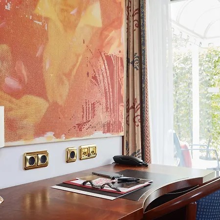 Living Kanzler 4* Bonn