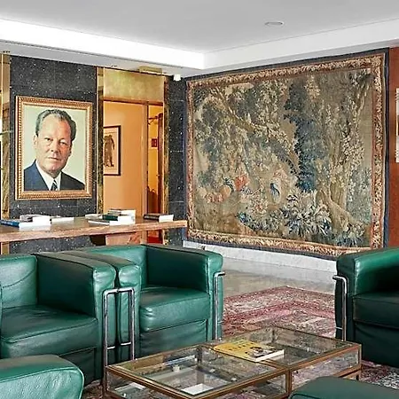 Living Kanzler Szálloda Bonn