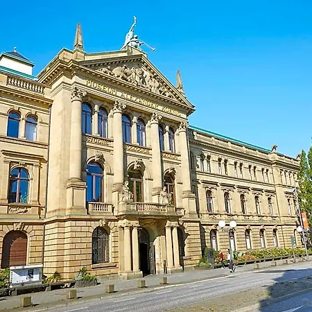 Living Kanzler Szálloda 4*