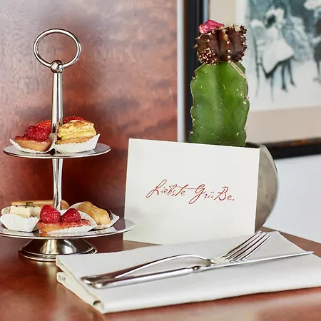 Living Kanzler Hotel Bonn