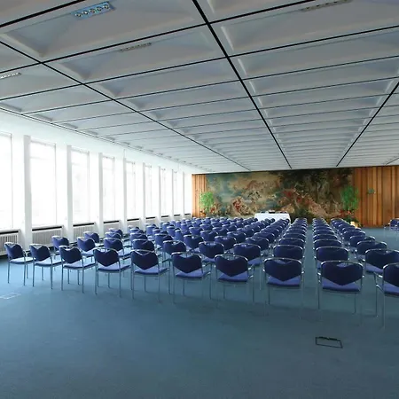 Living Kanzler Hotel