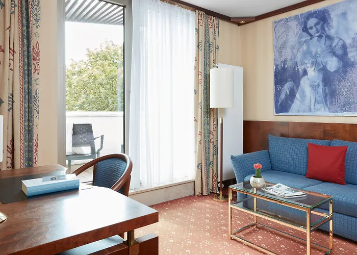 Living Kanzler Hotel