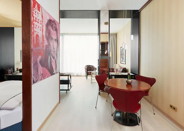 Living Kanzler Hotel Bona