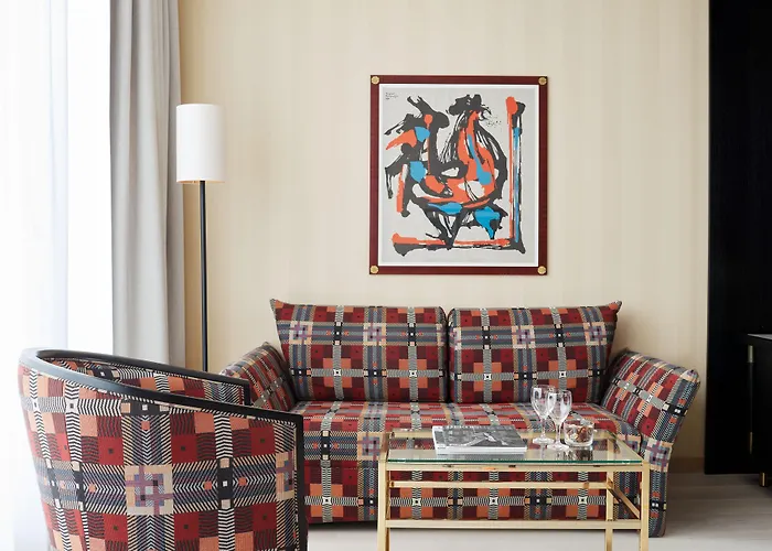 Living Kanzler 4* Bona