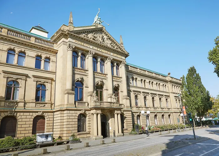 Living Kanzler Hotel 4*