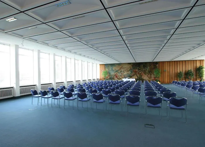 Living Kanzler Hotel